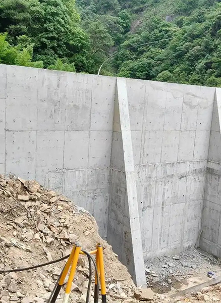 北京昌平区重力式挡土墙